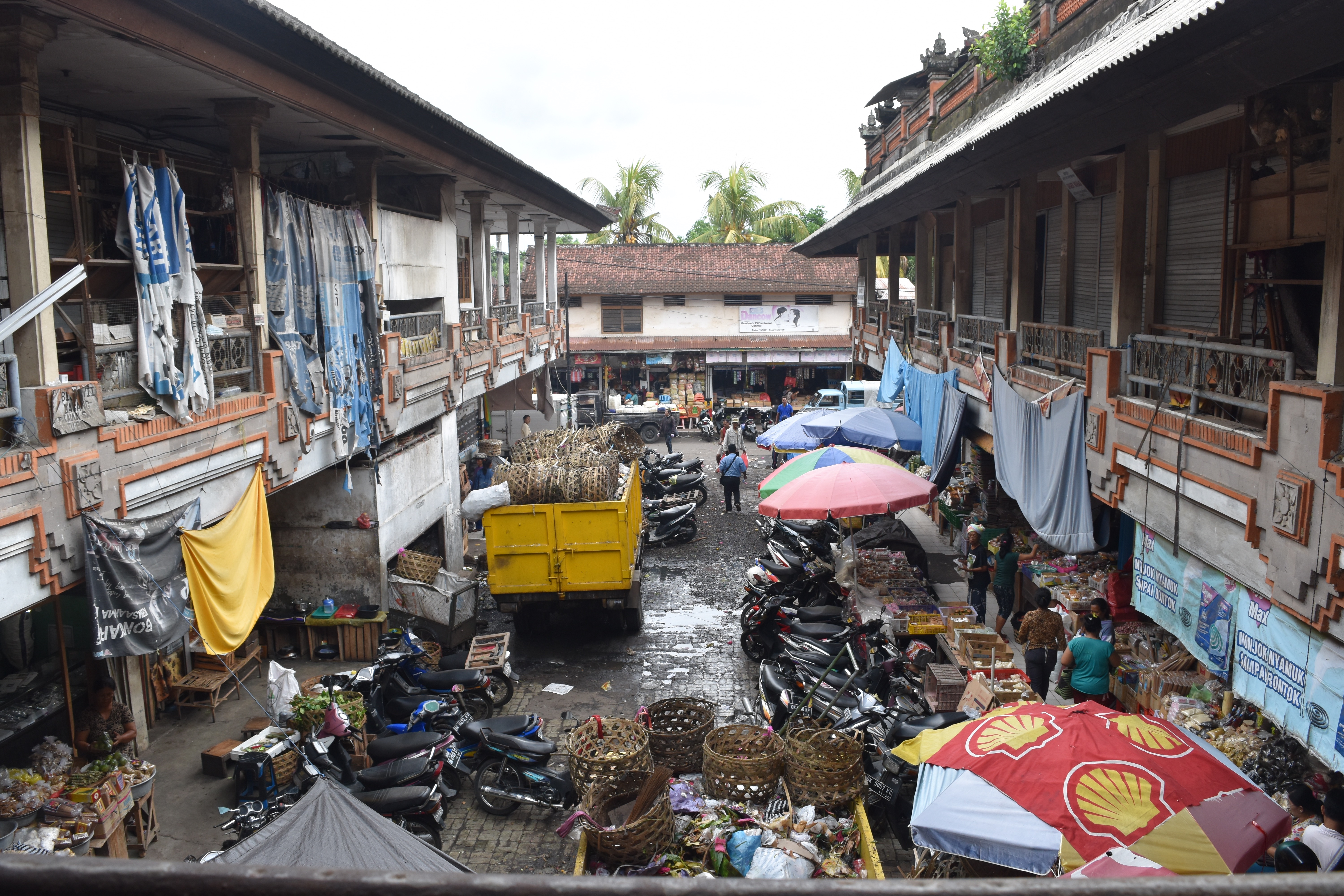 A market in Indonesia, awaiting promised renovations